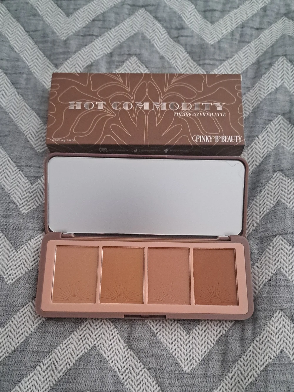 Pinky B Beauty Hot Commodity Bronzer Palette
